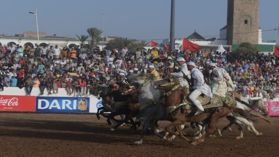 إقبال جماهيري غفير لفن التبوريدة وأنشطة الصيد بالصقور