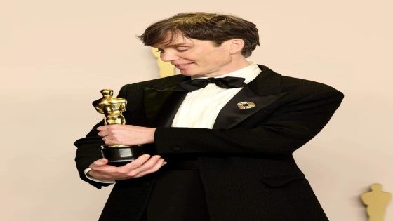 كيليان مورفي يحصد جائزة الأوسكار كأفضل ممثل عن دوره في فيلم “اوبنهايمر”.