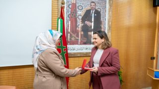 غيثة مزور تُشرف على مراسيم تسليم أوسمة ملكية لموظفين بالوزارة المنتدبة المكلفة بالانتقال الرقمي وإصلاح الإدارة