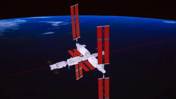 مركبة الشحن “تيانتشو-8” تلتحم مع محطة الفضاء الصينية