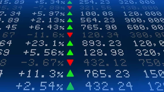 الذهب يستقر و النفط يرتفع مع ضعف الدولار