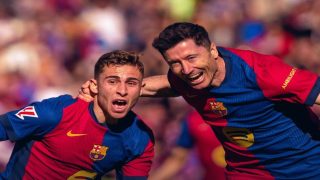 ليفاندوفسكي يقود برشلونة للفوز برباعية واستعادة فارق الثلاث نقاط مع الريال