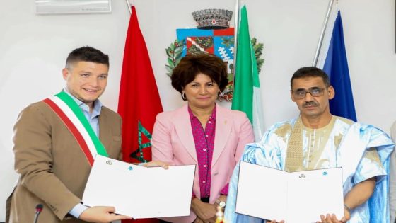 توقيع بروتوكول اتفاقية صداقة وتعاون بين مدينتي طوانو الإيطالية وآسا المغربية