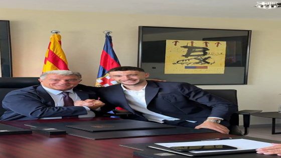 خوان غارسيا يوقّع رسميًا مع برشلونة ويعبّر عن سعادته الكبيرة بالانضمام