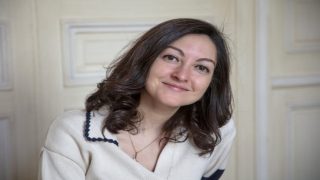 زينب مكوار تفوز بجائزة الأكاديمية الفرنسية