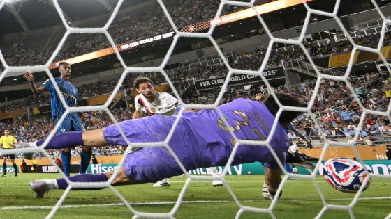 مونديال الأندية.. ياسين بونو صانع مجد الهلال في ليلة الاطاحة بالسيتي