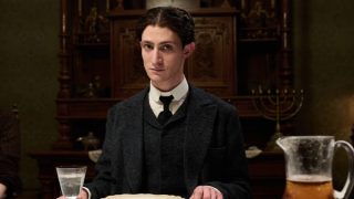 سان سيباستيان 2024: جولي وكافكا في الواجهة