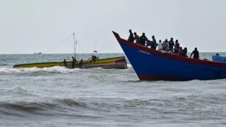 فقدان 61 شخصا إثر غرق عبارة قرب جزيرة بالي الأندونيسية