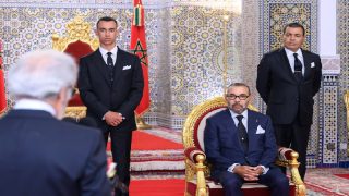 جلالة الملك يستقبل والي بنك المغرب