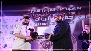 مسرحية “حكايات المحطات” العُمانية تتوج بالجائزة الكبرى لمهرجان الرواد الدولي بخريبكة