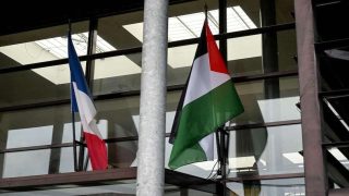جدل في فرنسا بعد رفع أعلام فلسطين على مقرات بلديات رغم حظر الداخلية