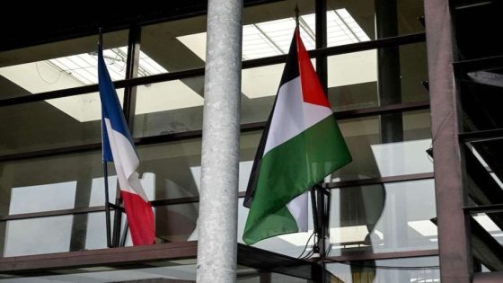 جدل في فرنسا بعد رفع أعلام فلسطين على مقرات بلديات رغم حظر الداخلية