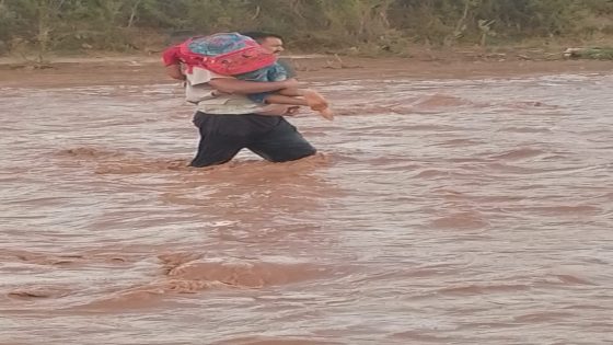 معاناة تلاميذ دوار تميريخت بجماعة سكورة إقليم ورزازات مع غياب القنطرة