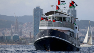 أسطول الصمود العالمي” يواصل رحلته إلى غزة رغم اعتراض البحرية الإسرائيلية