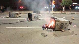 وجدة، إنزكان، الصخيرات.. احتجاجات تتحول إلى فوضى وتخريب