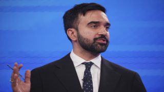 زهران ممداني يدخل التاريخ كأول رئيس بلدية مسلم لمدينة نيويورك