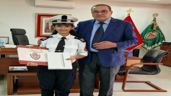 في لحظة إنسانية نادرة تلامس القلوب.. الأمن الوطني يرسم الابتسامة على وجه الطفلة تسنيم أزواغي