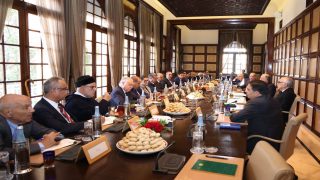 الملك محمد السادس يوجه مستشاريه لعقد اجتماع مع زعماء الأحزاب حول تحيين مبادرة الحكم الذاتي