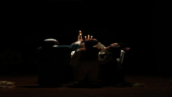 شميعة: حين يضيء التراث الصوفي المغربي خشبة المسرح المعاصر