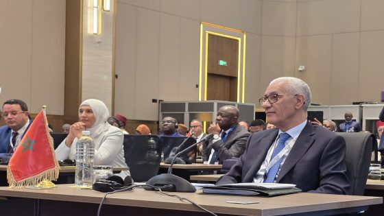 شارك المغرب، اليوم الثلاثاء بالعاصمة الكونغولية كينشاسا، بوفد برلماني رفيع يقوده رئيس مجلس النواب راشيد الطالبي العلمي، في افتتاح أشغال الدورة الرابعة والثمانين للجنة التنفيذية للاتحاد البرلماني الإفريقي، بمشاركة عدد من الدول الأعضاء، وذلك قبيل انعقاد مؤتمر رؤساء البرلمانات الوطنية يومي 21 و22 نونبر الجاري