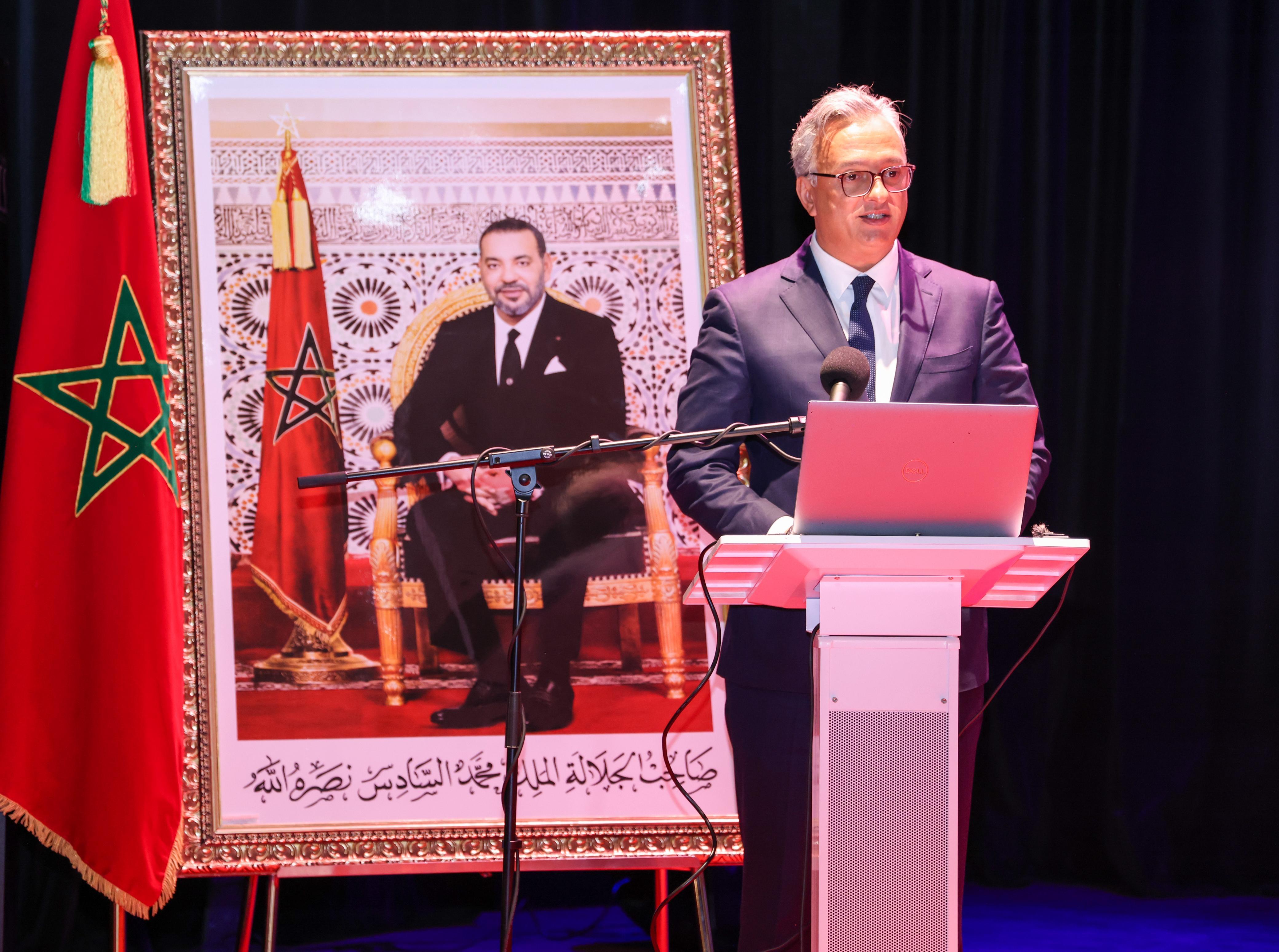 انطلقت، اليوم السبت بمدينة طانطان، القافلة الجهوية لجهة كلميم وادنون للتعريف بنظام الدعم الخاص بالمقاولات الصغيرة جدًا والصغرى والمتوسطة، بحضور الوزير المنتدب المكلف بالاستثمار كريم زيدان وعدد من المسؤولين. وتندرج هذه المبادرة في إطار الميثاق الجديد للاستثمار، الذي يستهدف النهوض بالمقاولات الجهوية وتشجيع الاستثمار المنتج وخلق فرص الشغل.