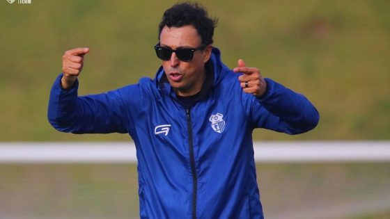 اتحاد طنجة، هلال الطير، فك الارتباط، المدرب، إعادة الهيكلة، النادي الرياضي، كرة القدم المغربية، المشروع الرياضي، المكتب المديري، استعداد للاستحقاقات، الفريق الطنجي، المنافسات المقبلة، بلاغ رسمي، أخبار الرياضة، المغرب