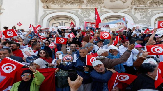 مسيرة احتجاجية في تونس تندد بتراجع الحقوق والحريات وتطالب بإنهاء “الظلم”