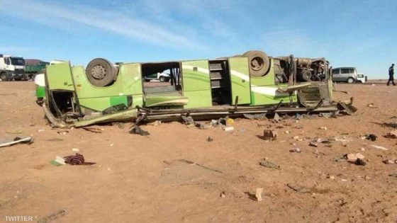 فاجعة مرورية في الجزائر.. انقلاب حافلة بتبلبالة يخلف 14 قتيلاً وعشرات الجرحى