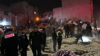 انهيار بنايتين بحي المستقبل بفاس يخلف 19 قتيلاً و16 جريحاً