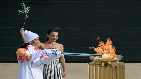 شعلة أولمبياد ميلانو–كورتينا 2026 تصل روما إيذاناً بانطلاق جولة التتابع في إيطاليا