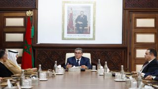 رئيس الحكومة يستقبل المستثمرين الوطنيين والدوليين في مجال الهيدروجين الأخضر لتعزيز “عرض المغرب”