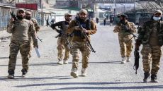 تصعيد عسكري بين باكستان وأفغانستان عقب تبادل ضربات عبر الحدود