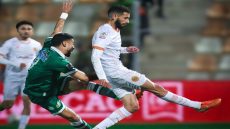 لا غالب ولا مغلوب في بركان.. الرجاء ينتزع نقطة الصدارة ونهضة بركان يكتفي بالتعادل