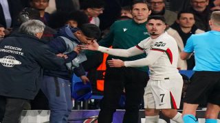 ويفا يفتح إجراءات انضباطية ضد بيدرو نيتو بعد حادثة جامع الكرات في مباراة تشلسي وباريس سان جيرمان