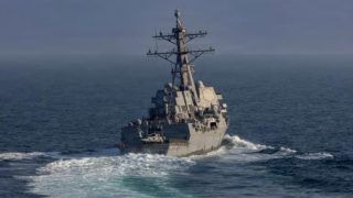 انقضاء مهلة واشنطن لفرض حصار على موانئ إيران وسط غموض حول التنفيذ